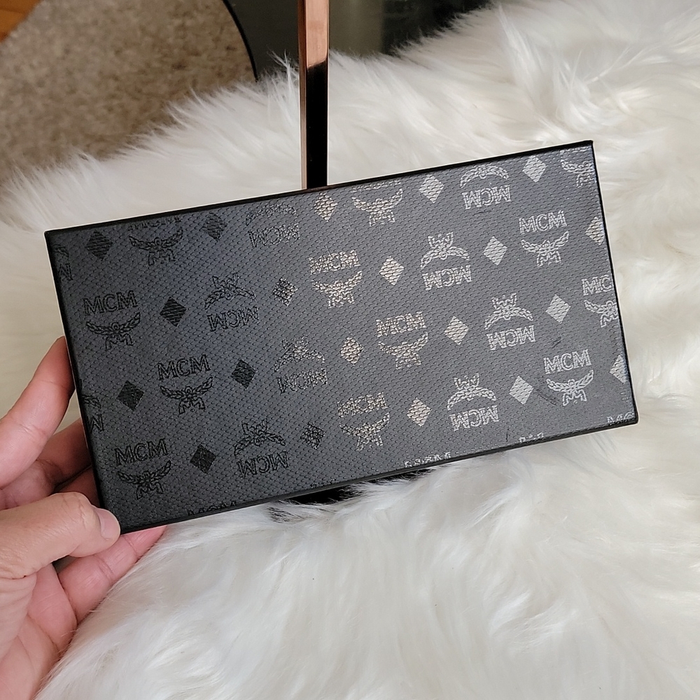 MCM Wallet - Picture 10 of 11
